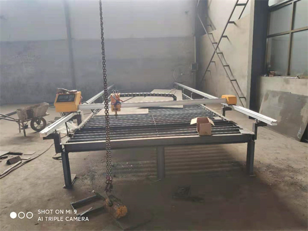 信爾小型數(shù)控等離子龍門切割機(jī)1